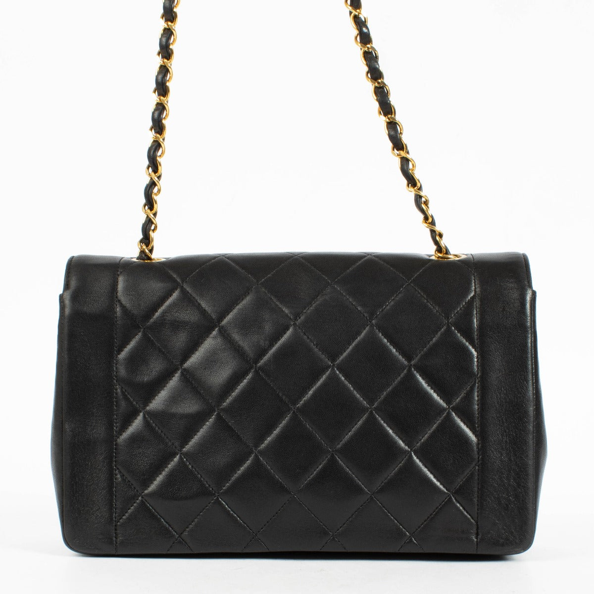 Sac Chanel Diana moyen à rabat en agneau noir