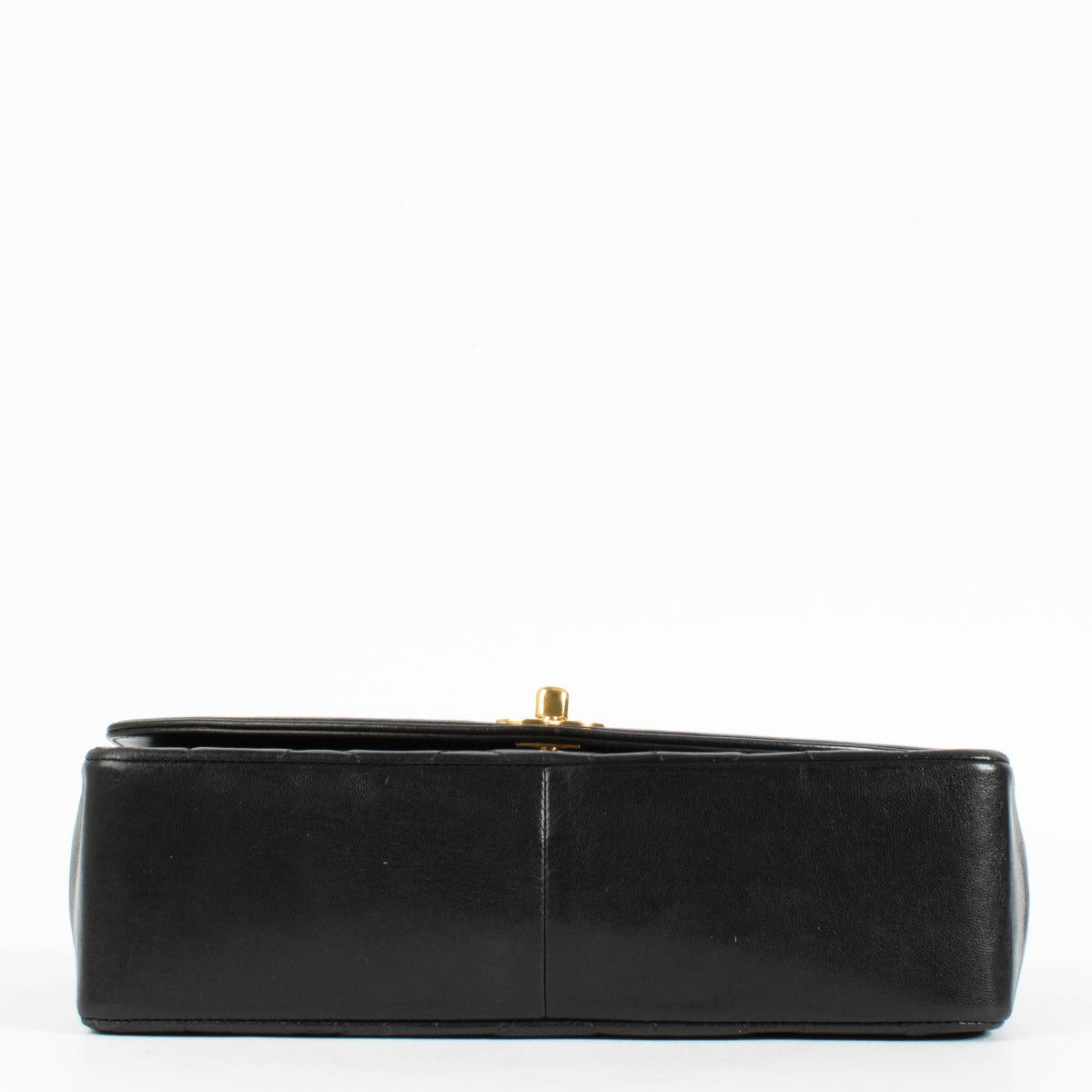 Sac Chanel Diana moyen à rabat en agneau noir