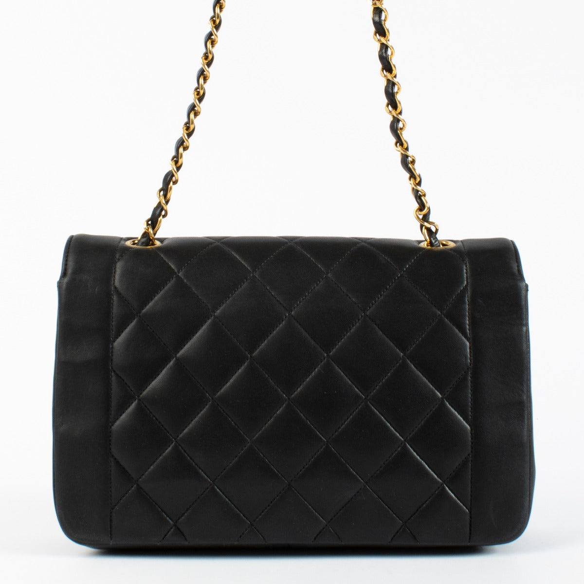 Authentic second hand Chanel Black Medium Diana Flap Bag on Labellov.com