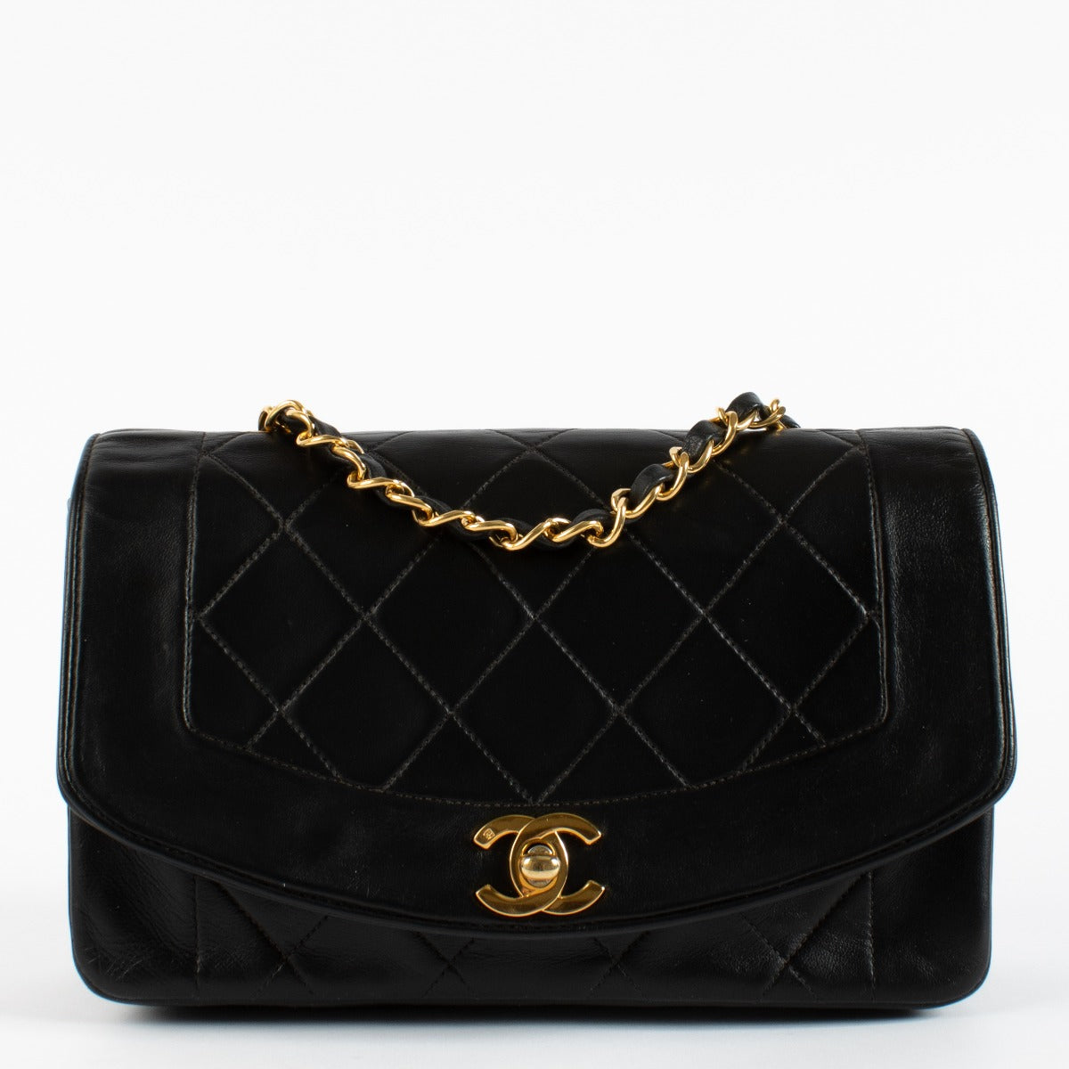 Authentic second hand Chanel Black Small Diana Small Bag on Labellov.com