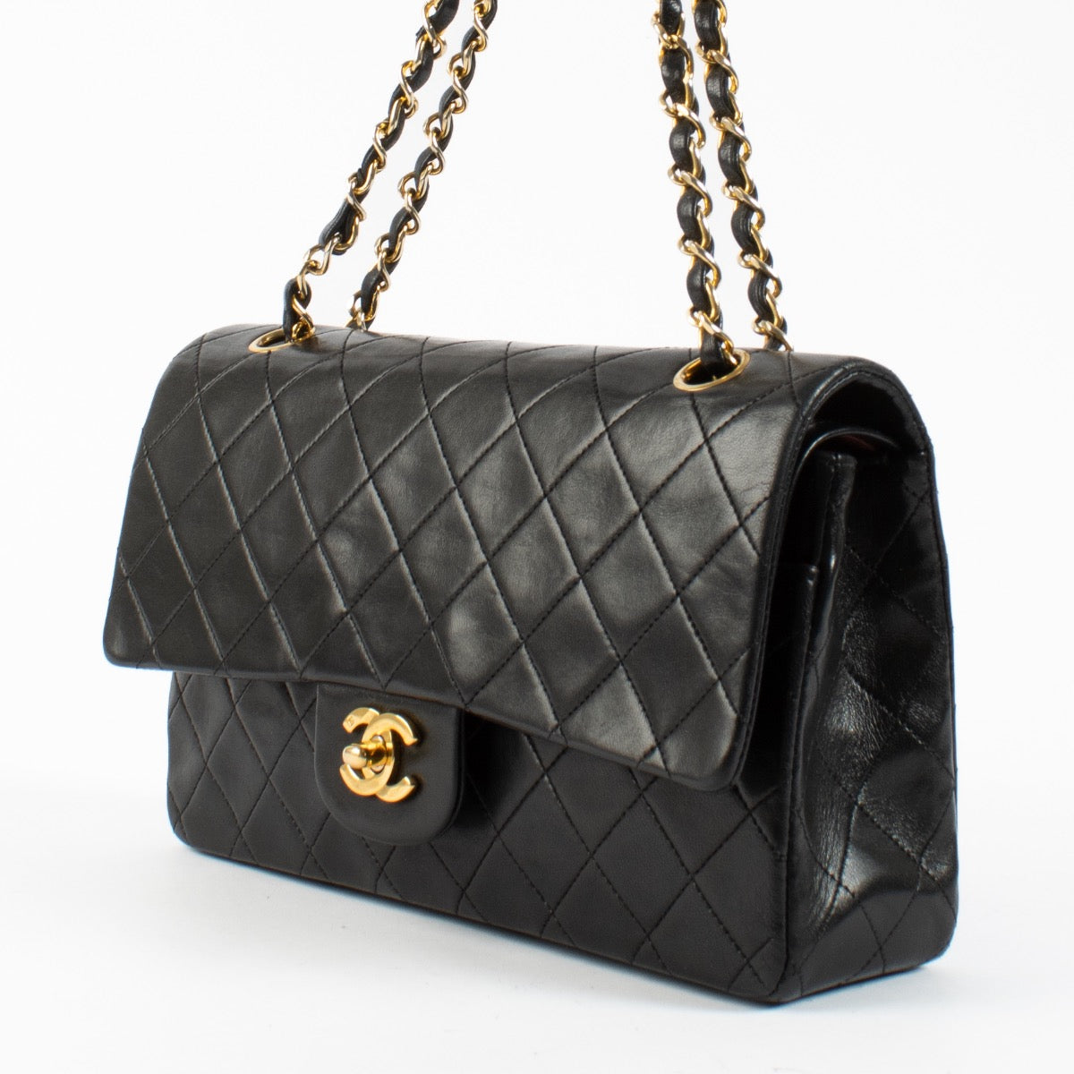 shop 100% authentic second hand Chanel Vintage Black Medium Classic Bag on Labellov.com