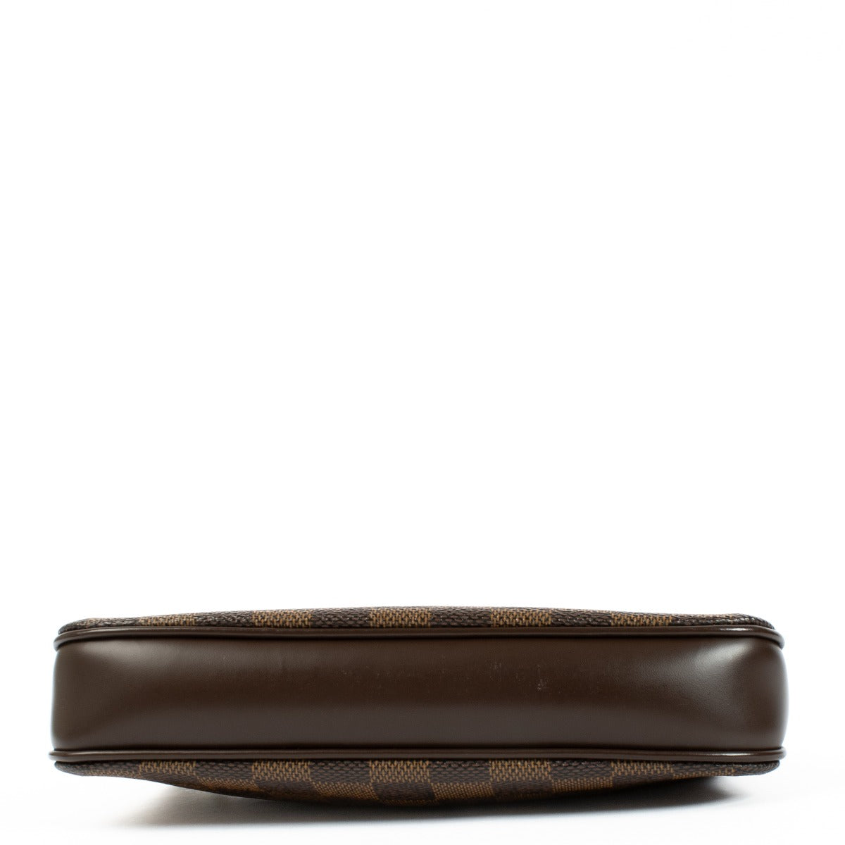 Louis Vuitton Pochette Damier in very good state. Buy now on Labellov.com.