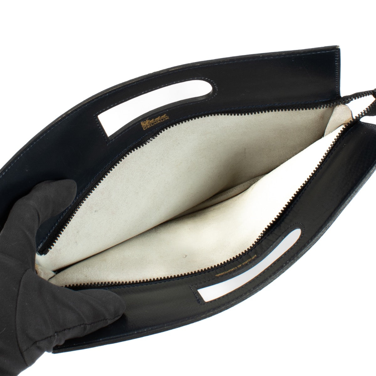 Authentic second hand Delvaux White Clutch on Labellov.com