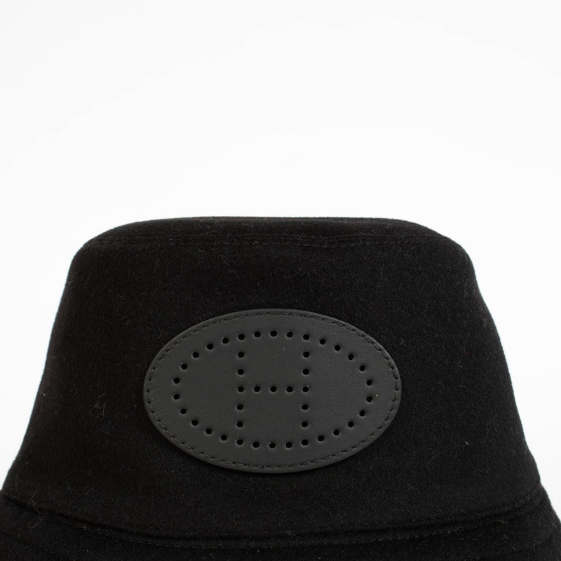 Authentic pre-loved Hermès Black Harper Evelyne Bucket Hat - Size 57 on Labellov.com