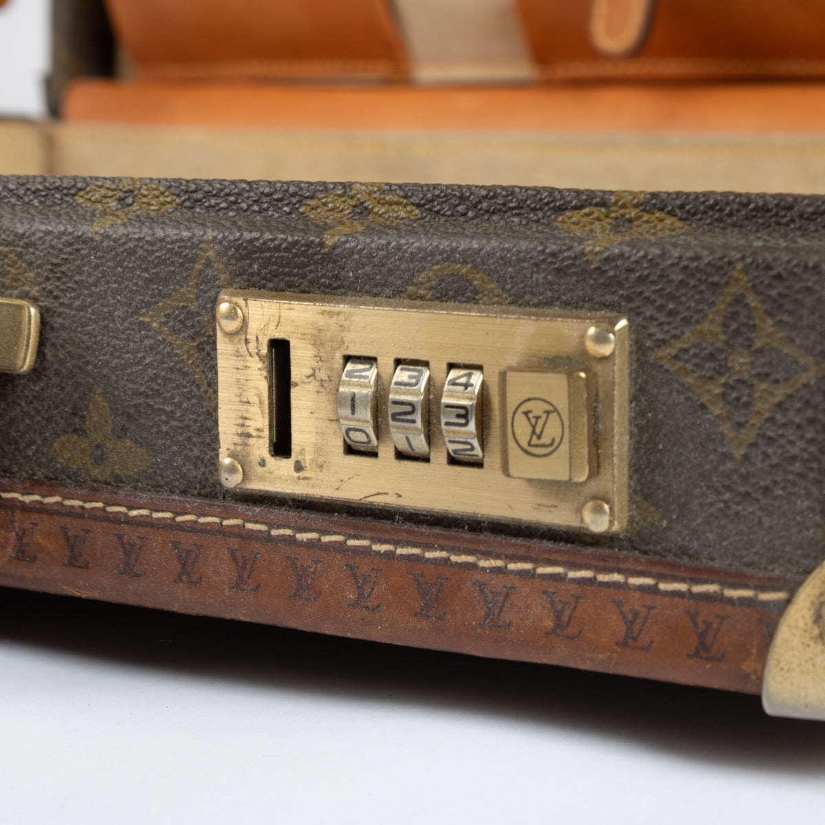 Shop 100% authentic second hand Louis Vuitton Monogram President Briefcase on Labellov.com