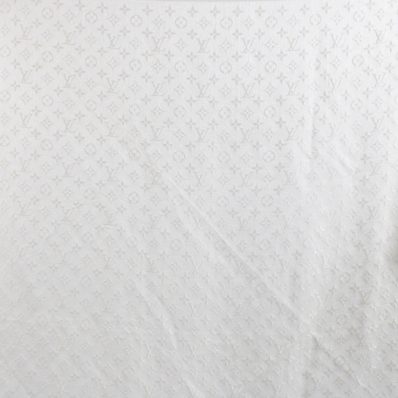 Authentic second hand Louis Vuitton White Monogram Shine Shawl on Labellov.com