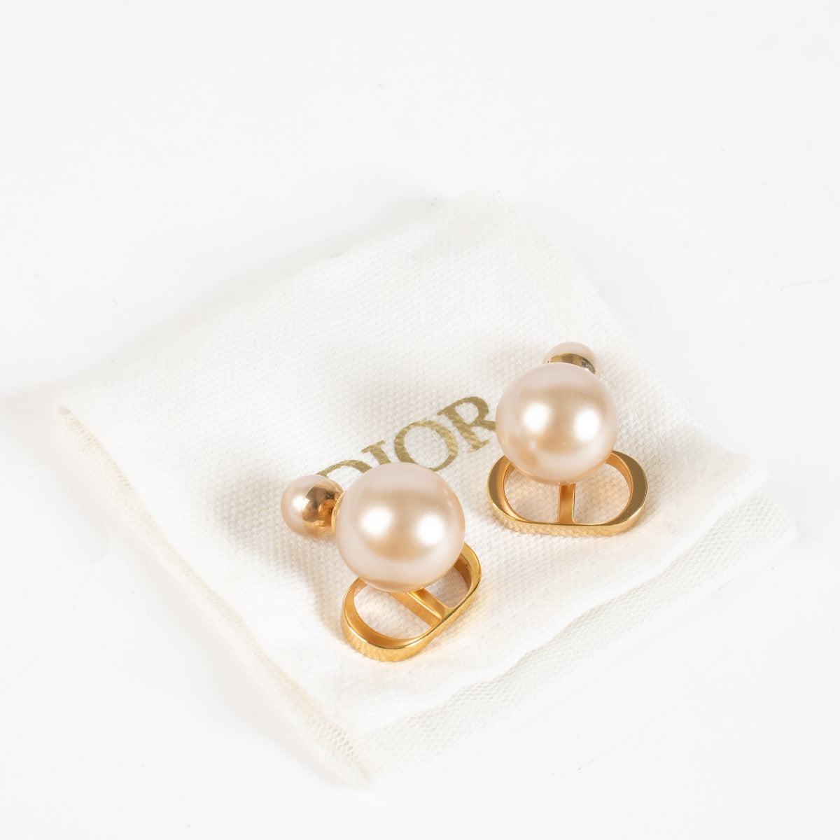 Authentic second hand Christian Dior Tribales Earrings on labellov.com