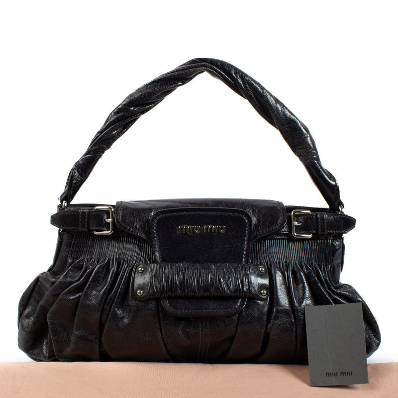 Authentic second hand Miu Miu Black shoulder bag on Labellov.com
