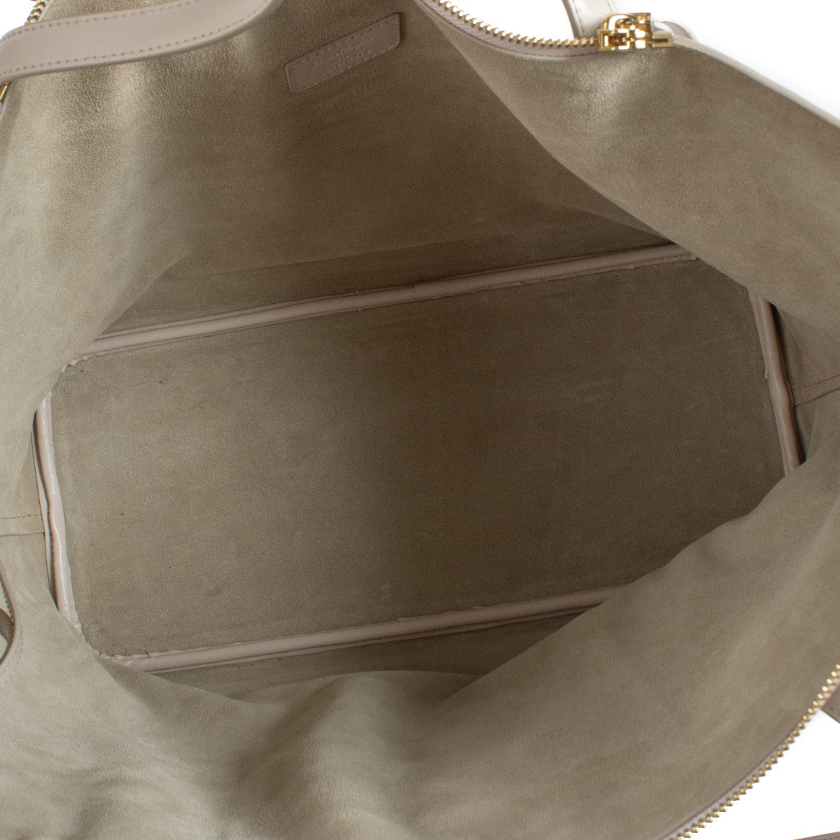 Authentic second hand Ferragamo White Tote Bag on Labellov.com