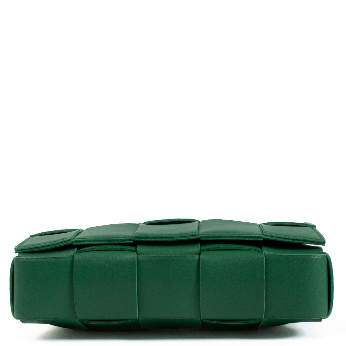 Authentic second hand Bottega Veneta Racing Green Cassette bag on Labellov.com