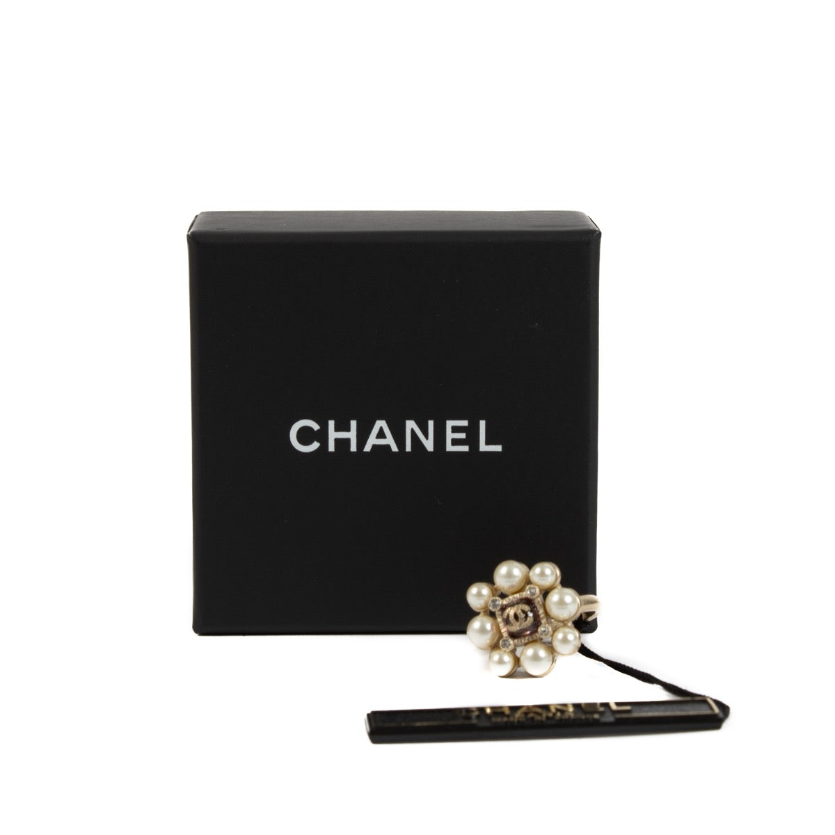 Authentic Chanel 14p Pearl Ring Size 54 on Labellov.com