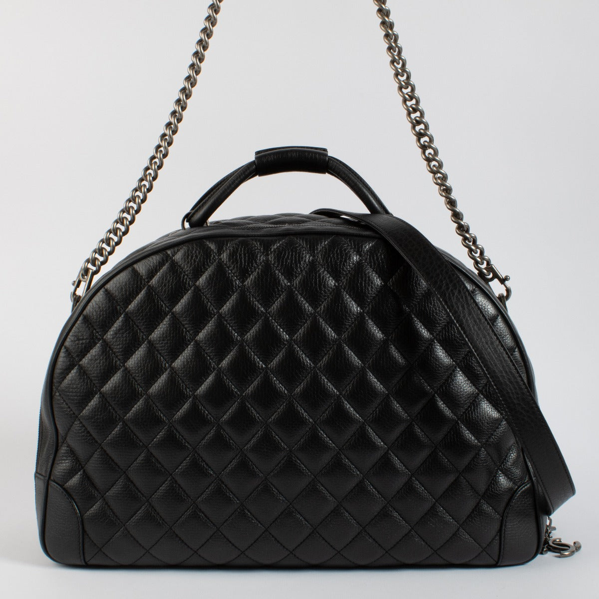 shop 100% authentic second hand Chanel Black Airlines Round Trip Large Bowling Bag on Labellov.com