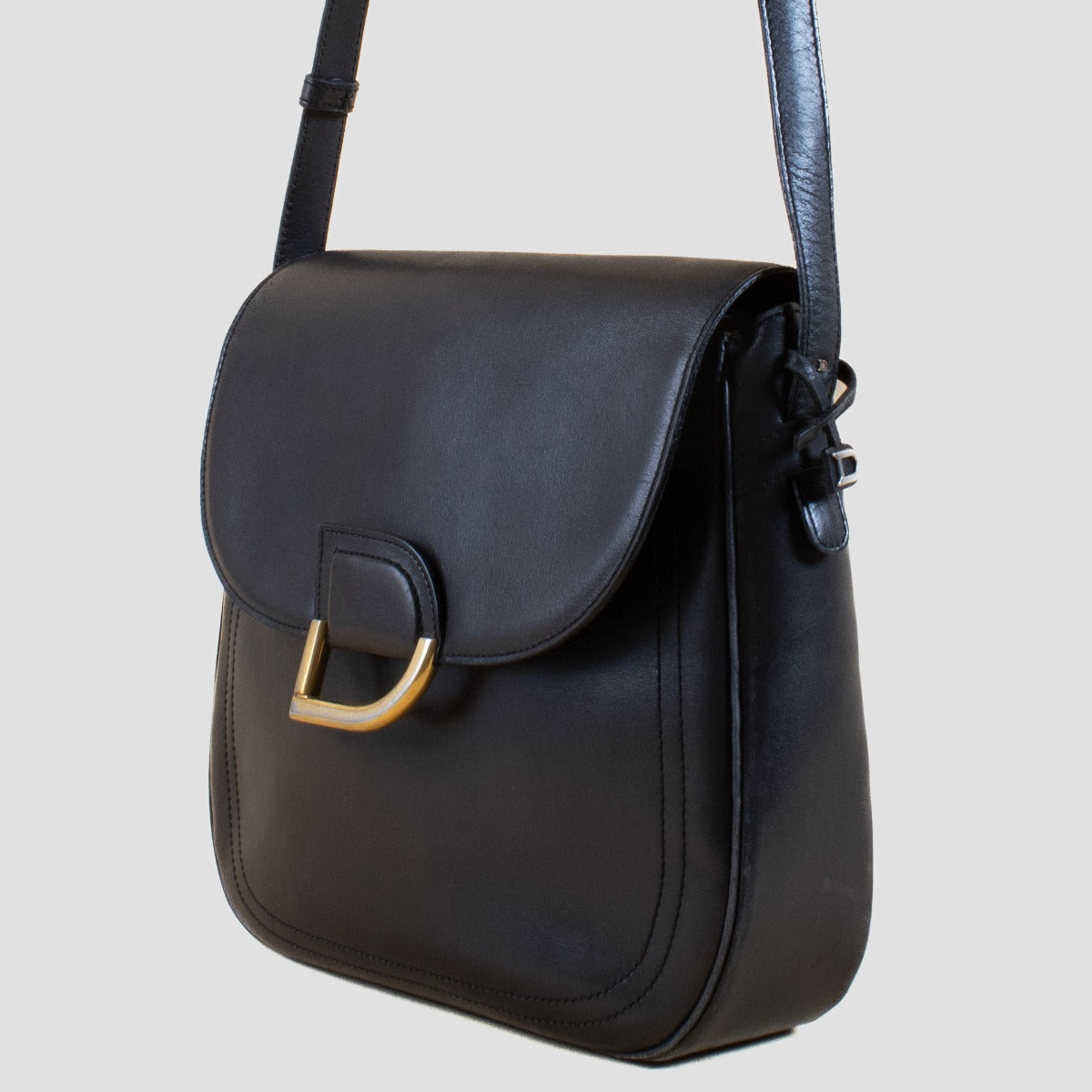 shop 100% authentic second hand Delvaux Brown D Crossbody Bag on Labellov.com