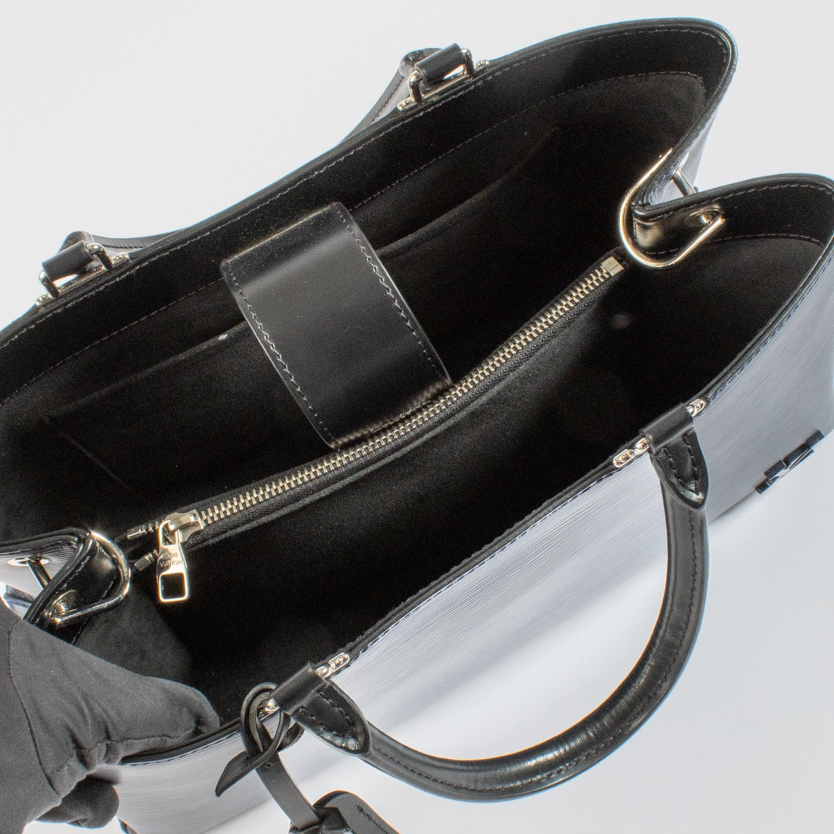 Shop 100% authentic second hand Louis Vuitton Black Epi Kleber MM Bag on Labellov.com