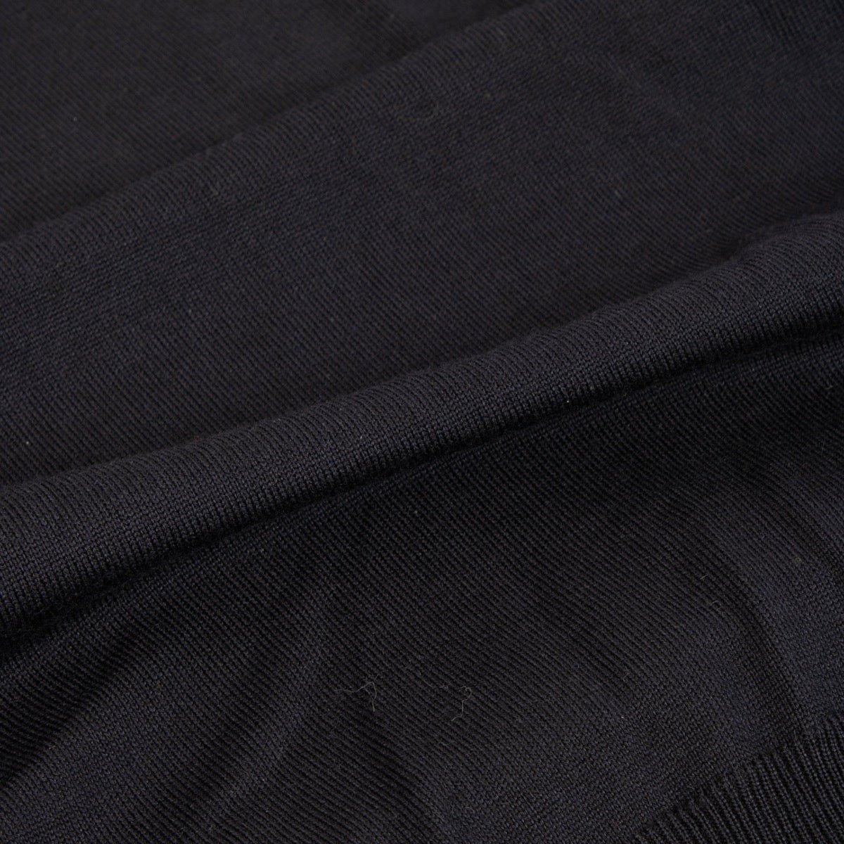 Authentic second hand Gucci Web V Neck Sweater - Size XXXL on Labellov.com