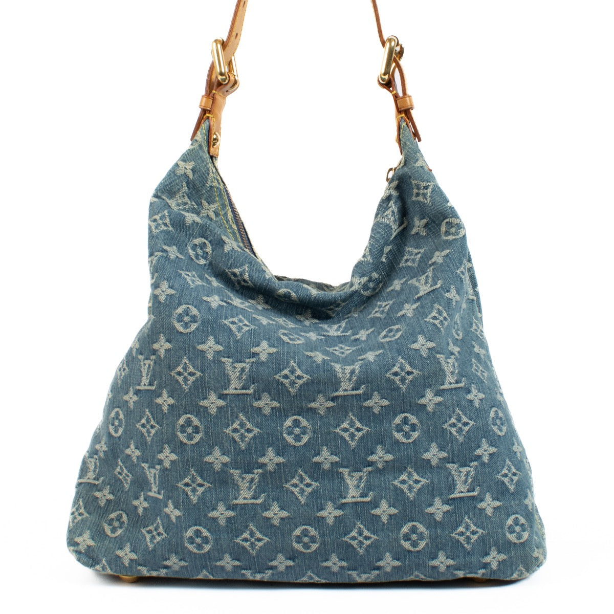 Shop safe online at Labellov in Antwerp, Brussel and Knokke this 100% authentic second hand Louis Vuitton Monogram Denim Baggy GM