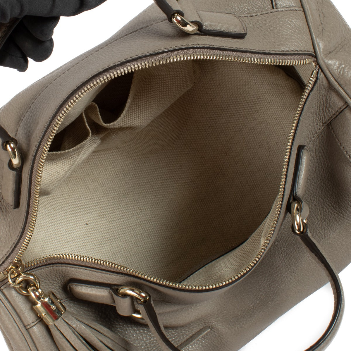 shop 100% authentic second hand Gucci Taupe Leather Boston Bag on Labellov.com