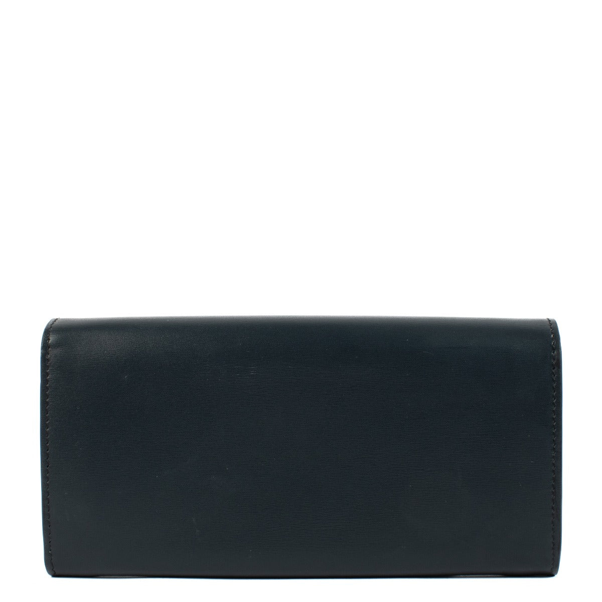 Shop safe online at Labellov in Antwerp, Brussels and Knokke this 100% authentic second hand Celine Blue Long Shiny Calfskin Triomphe Wallet. Veilig online tweedehands authentieke Céline portefeuille kopen bij Labellov.