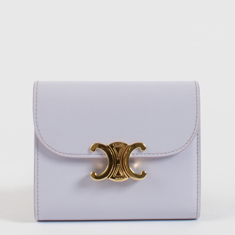 Shop safe online at Labellov in Antwerp, Brussels and Knokke this 100% authentic second hand Celine Pastel Mauve Small Flap Triomphe Wallet.