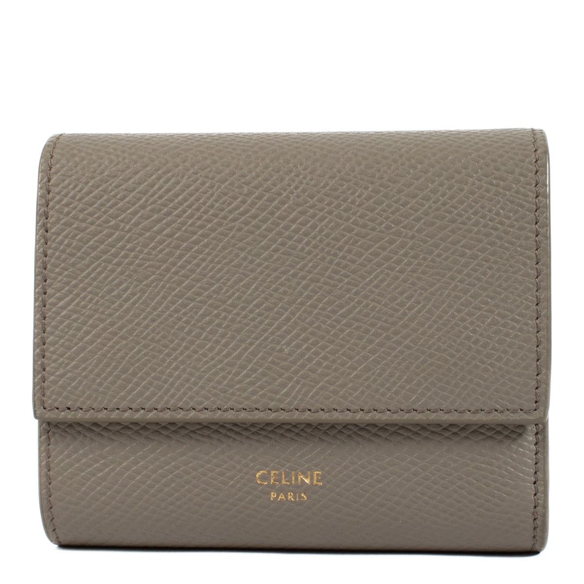 Shop safe online at Labellov in Antwerp, Brussels and Knokke this 100% authentic second hand Celine Taupe Grained Calfskin Small Trifold Wallet. Veilig online tweedehands authentieke Celine portefeuille kopen bij Labellov.