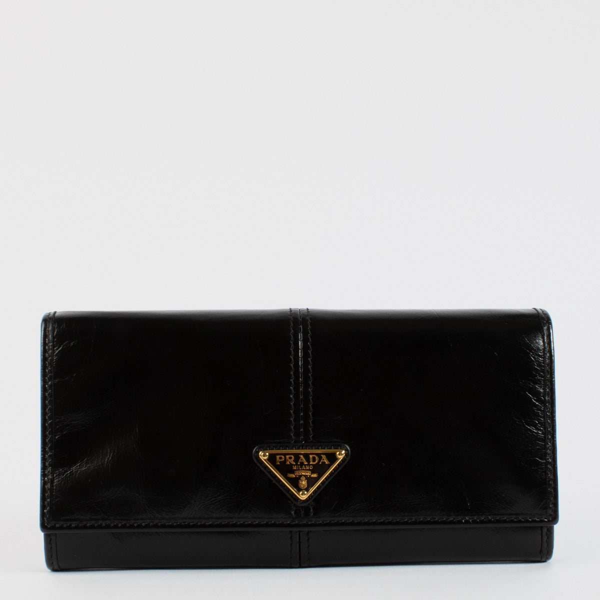 Shop safe online at Labellov in Antwerp, Brussels and Knokke this 100% authentic Prada Black Long Wallet