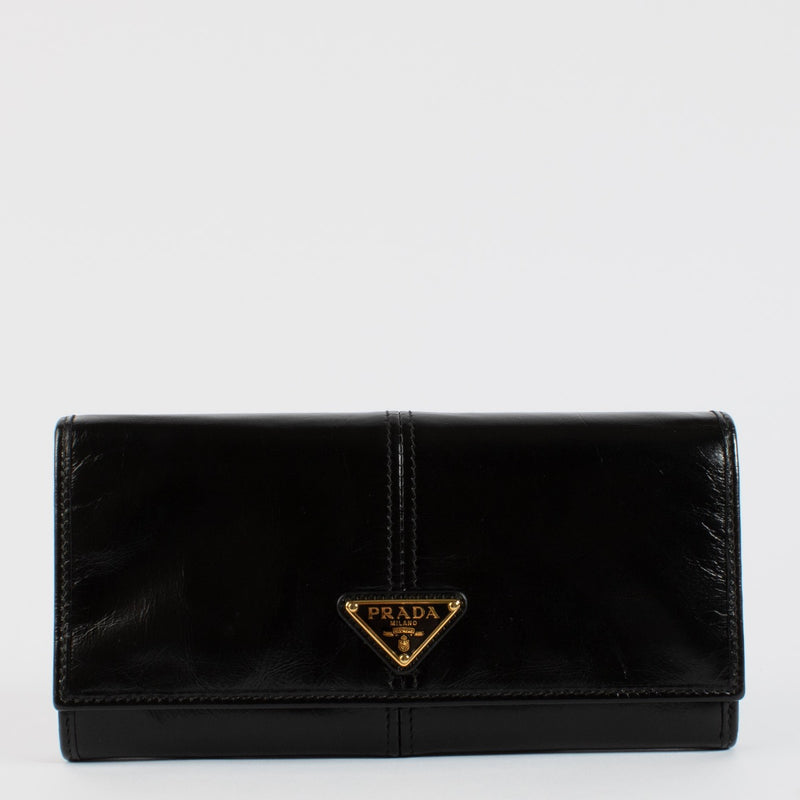 Shop safe online at Labellov in Antwerp, Brussels and Knokke this 100% authentic Prada Black Long Wallet