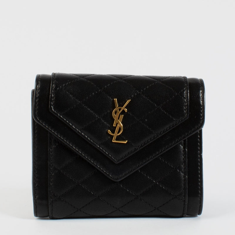 Shop safe online at Labellov in Antwerp, Brussels and knokke this 100% authentic second hand Saint Laurent Black Gabby Wallet