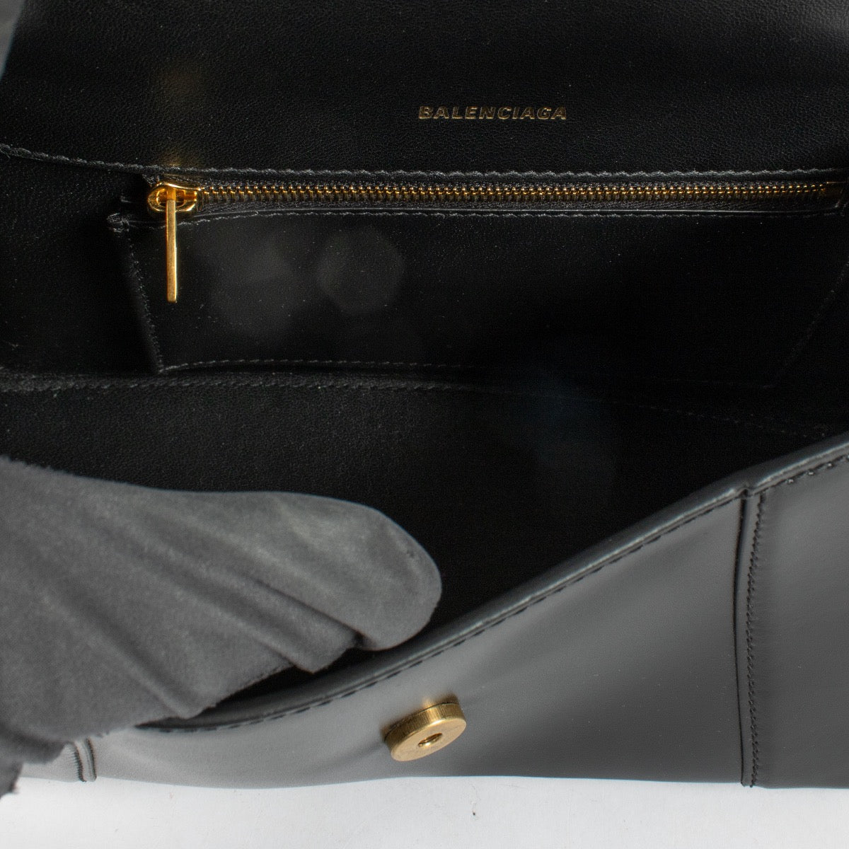 Shop the authentic Balenciaga Black Hourglass Small Bag second hand on Labellov.com.