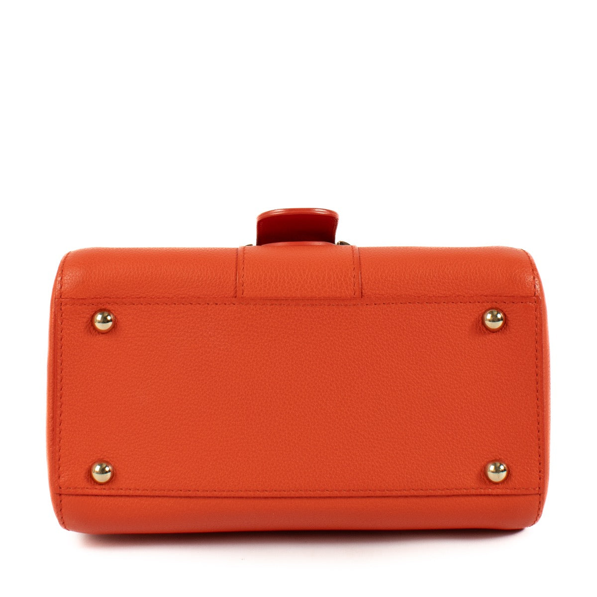 Shop safe online at Labellov in Antwerp, Brussels and Knokke this 100% authentic second hand Delvaux Paprika Sellier Brillant Mini. Veilig online tweedehands authentieke Delvaux Paprika Sellier Brillant Mini handtas kopen bij Labellov.