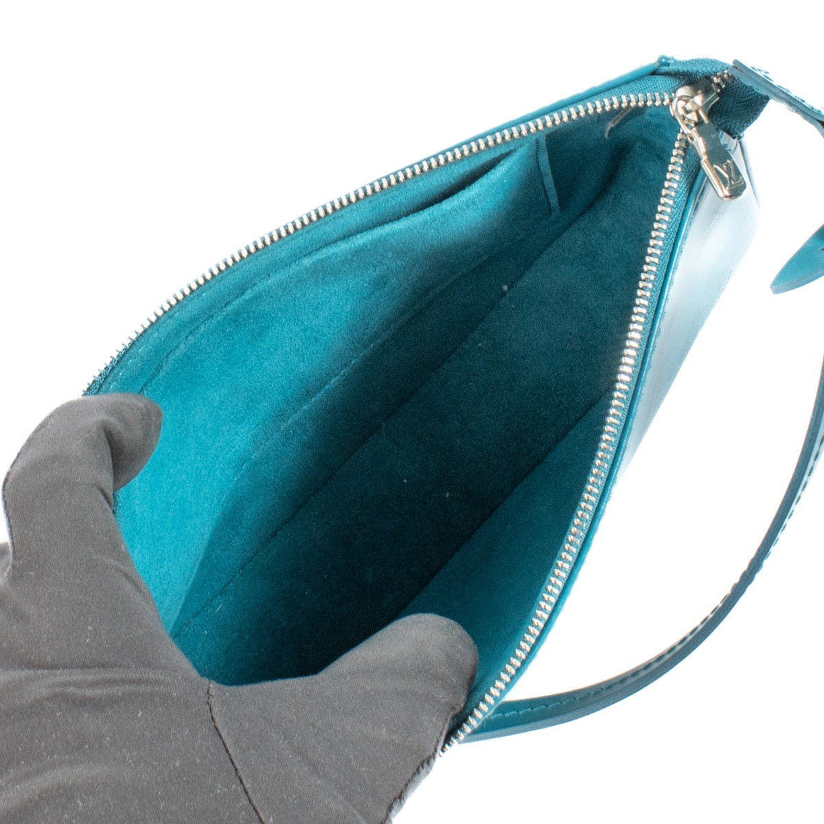 Authentic second hand Louis Vuitton Blue Epi Pochette on Labellov.com