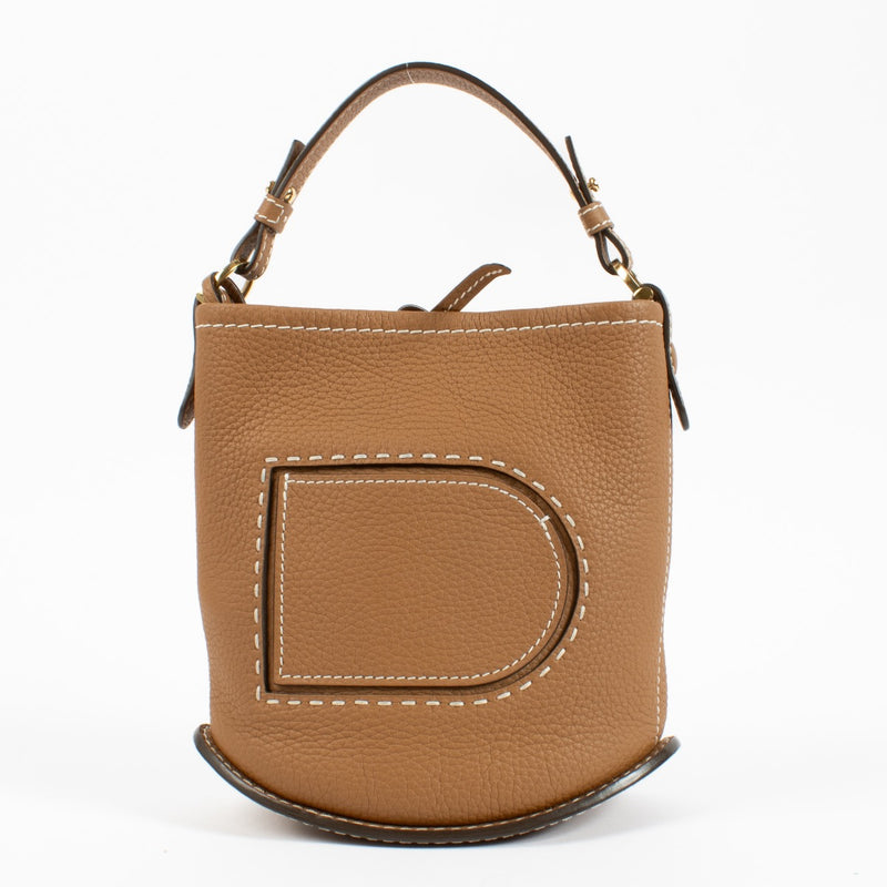 Shop safe online at Labellov in Antwerp, Brussels and Knokke this 100% authentic second hand Delvaux Vegetal Pin Surpiqué Mini Bucket
