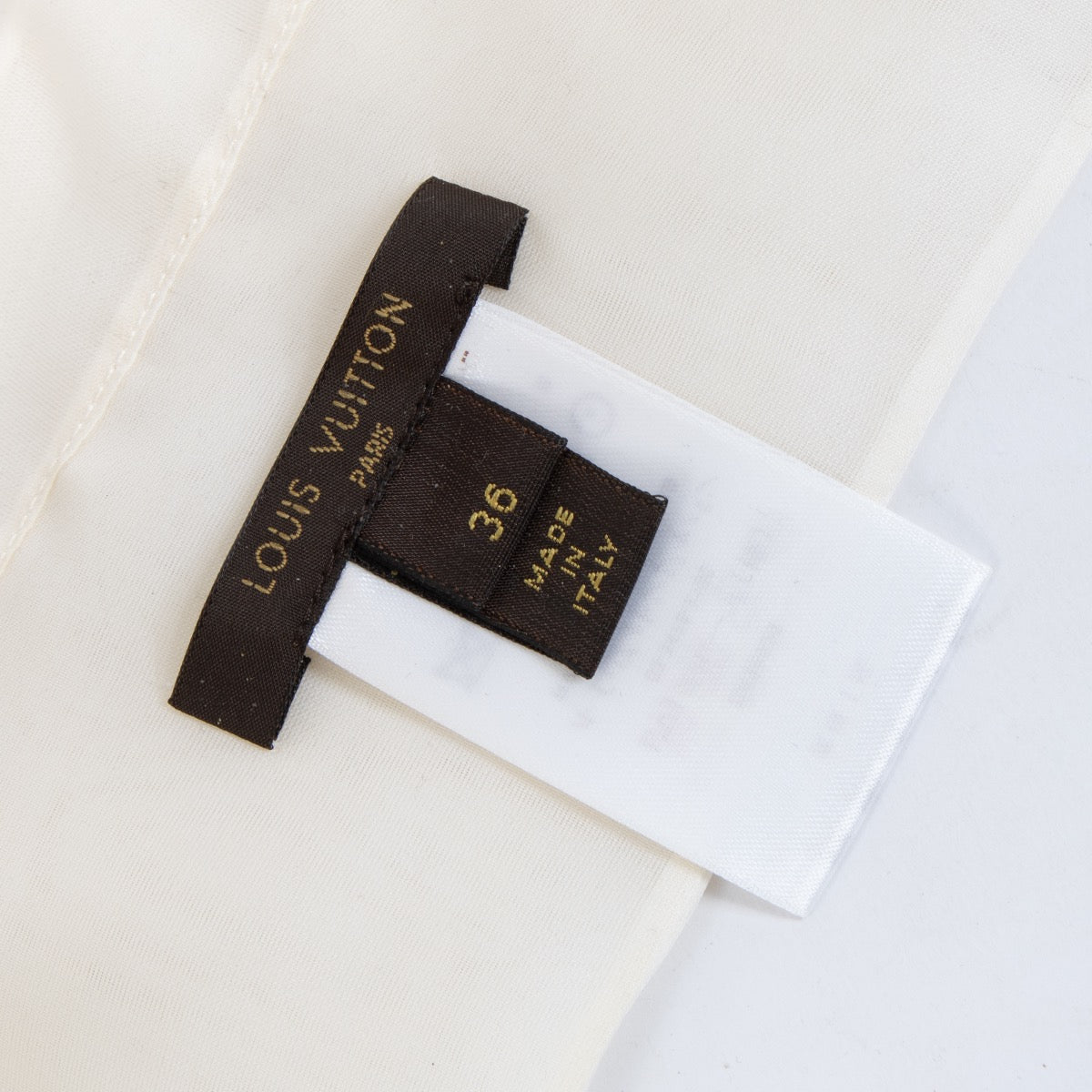 Shop 100% authentic second hand Louis Vuitton Spring/Summer 2012 Lace Collar - Size 36 on labellov.com