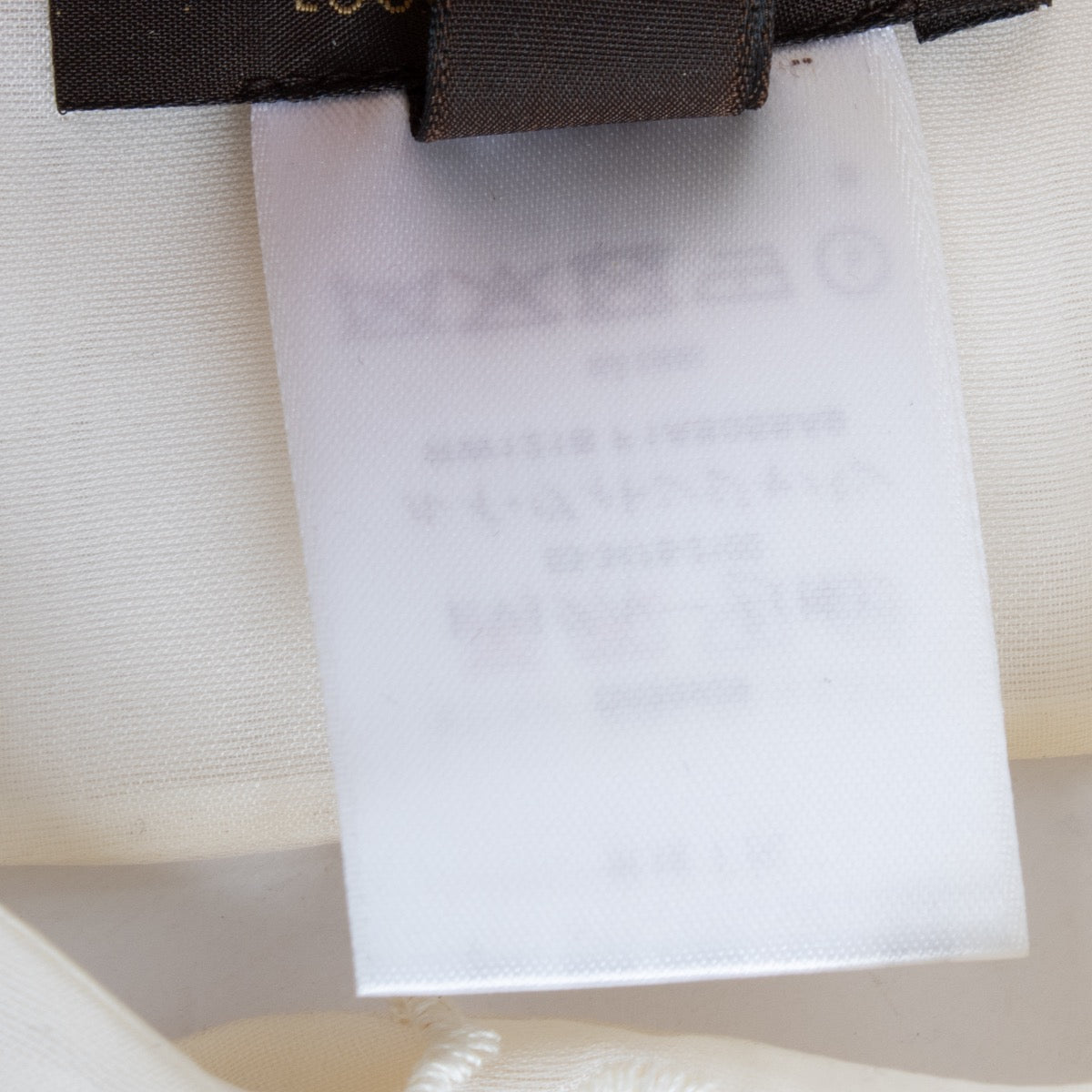 Shop 100% authentic second hand Louis Vuitton Spring/Summer 2012 Lace Collar - Size 36 on labellov.com