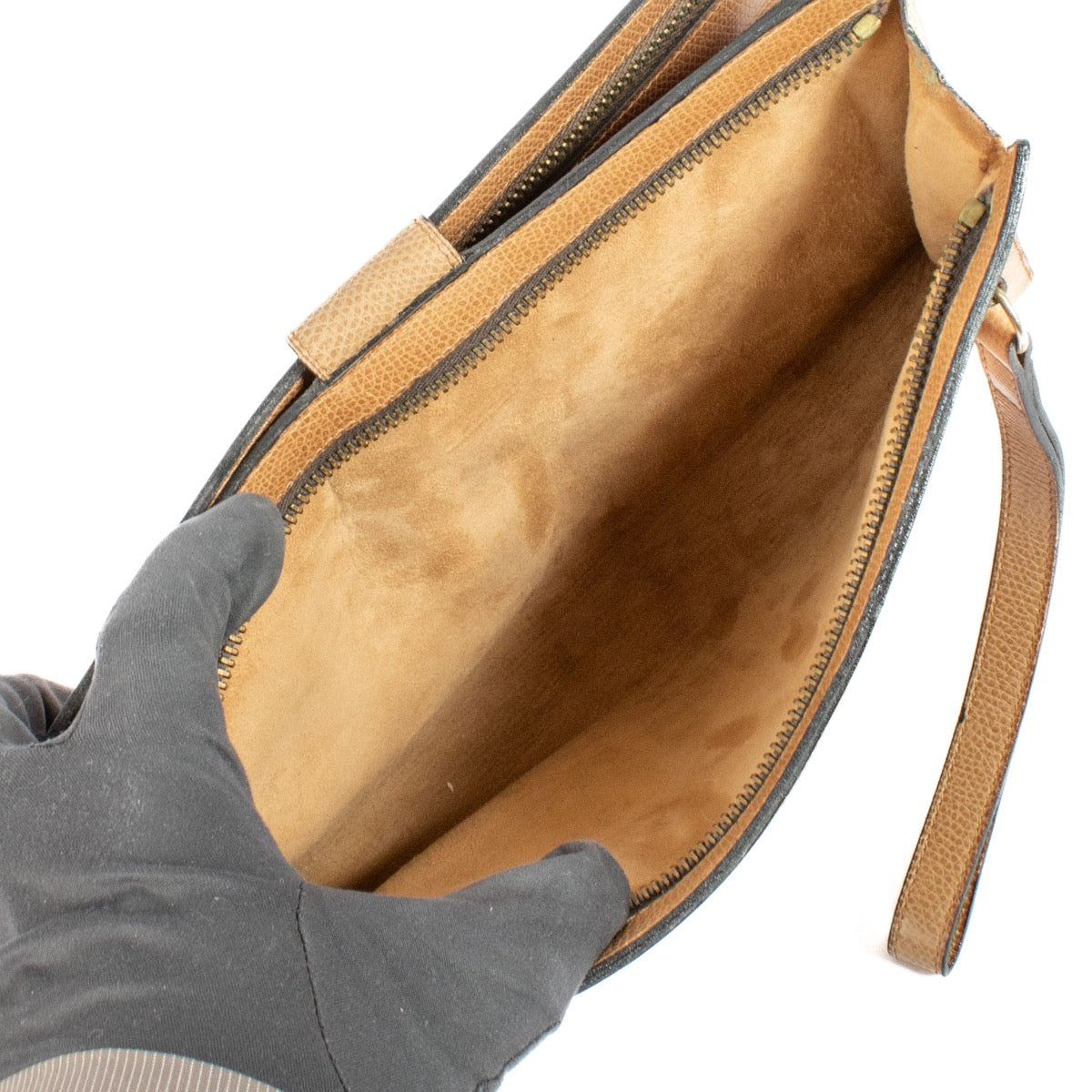 Buy authentic second hand Delvaux Beige Leather Vintage Clutch at Labellov.com