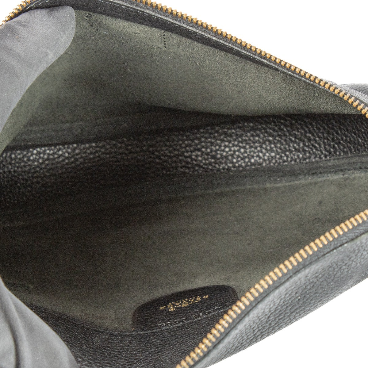 Authentic second hand Delvaux Black Musette Belt Bag on Labellov.com