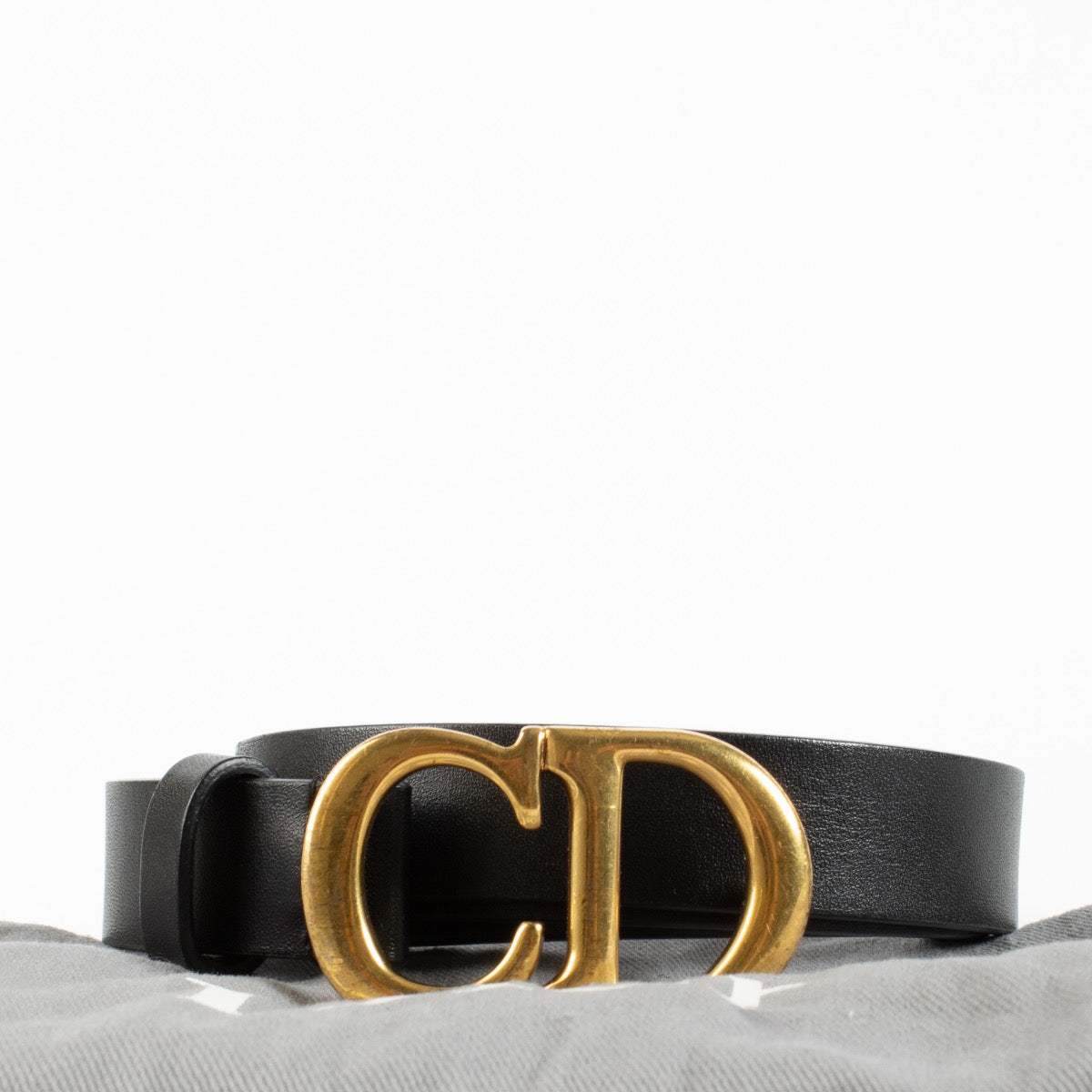 Authentic pre-loved Christian Dior Black Saddle Belt - Size 75 on Labellov.com