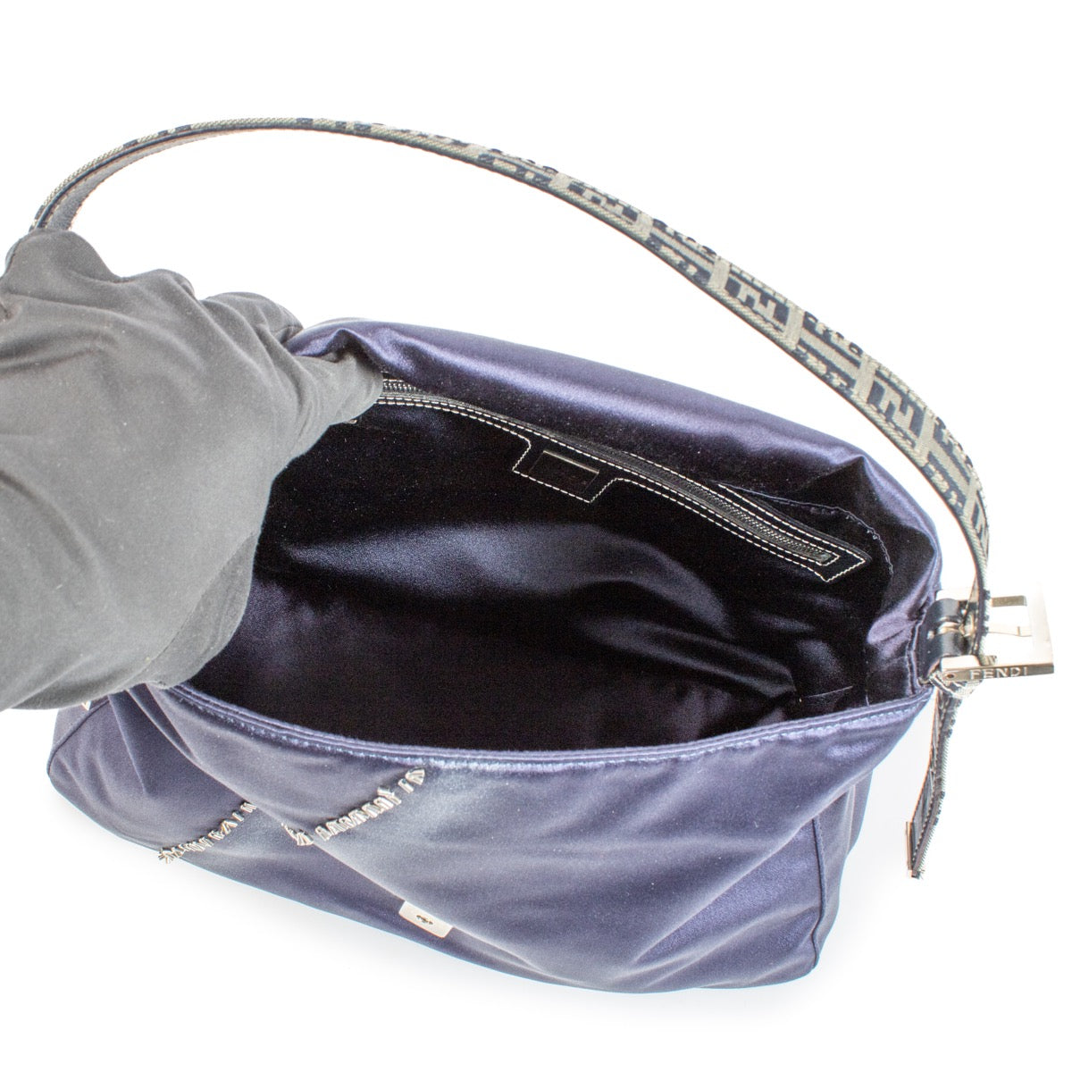 Shop safe online at Labellov in Antwerp, Brussels and KNokke this 100% authentic second hand Fendi Zucchino-Trimmed Floral Satin Mamma Baguette Bag