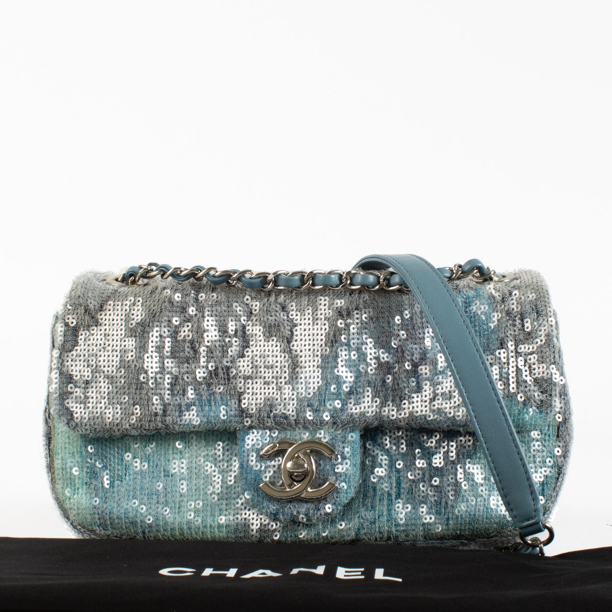 Shop safe online this 100% authentic second hand in Antwerp, Brussels and Knokke this 100% authentic second hand Chanel Blue Sequin Waterfall Small Classic Bag