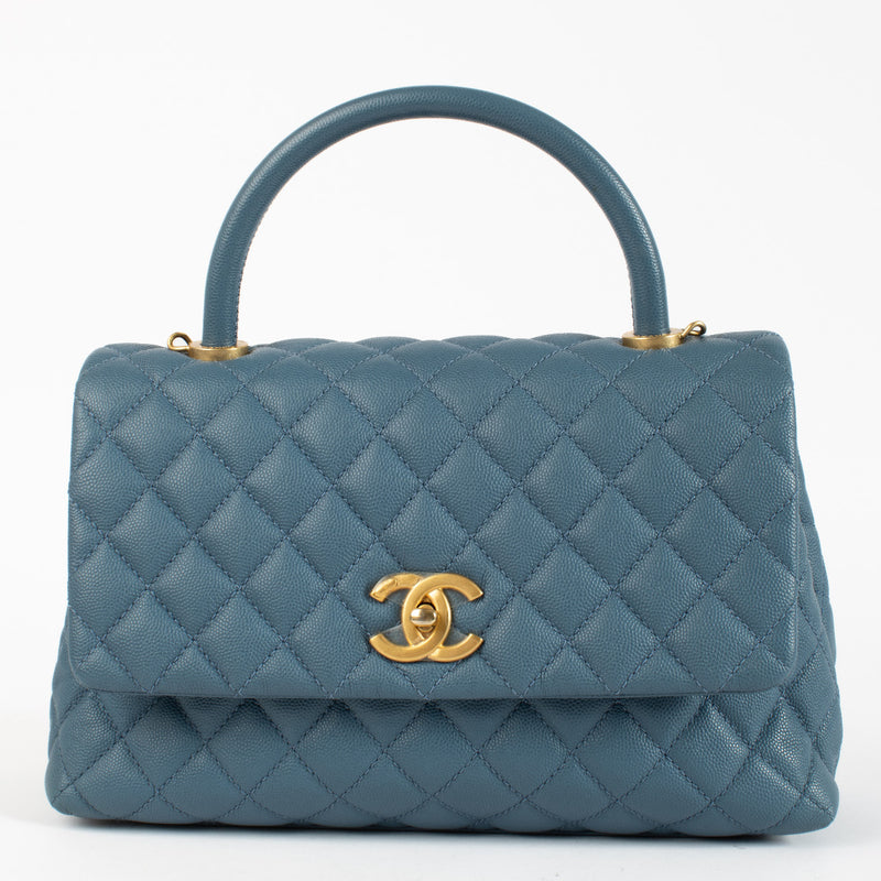 Chanel Denim Blue Large Coco Handle Bag aan de beste prijs bij Labellov tweedehands luxe in Antwerpen en Knokke