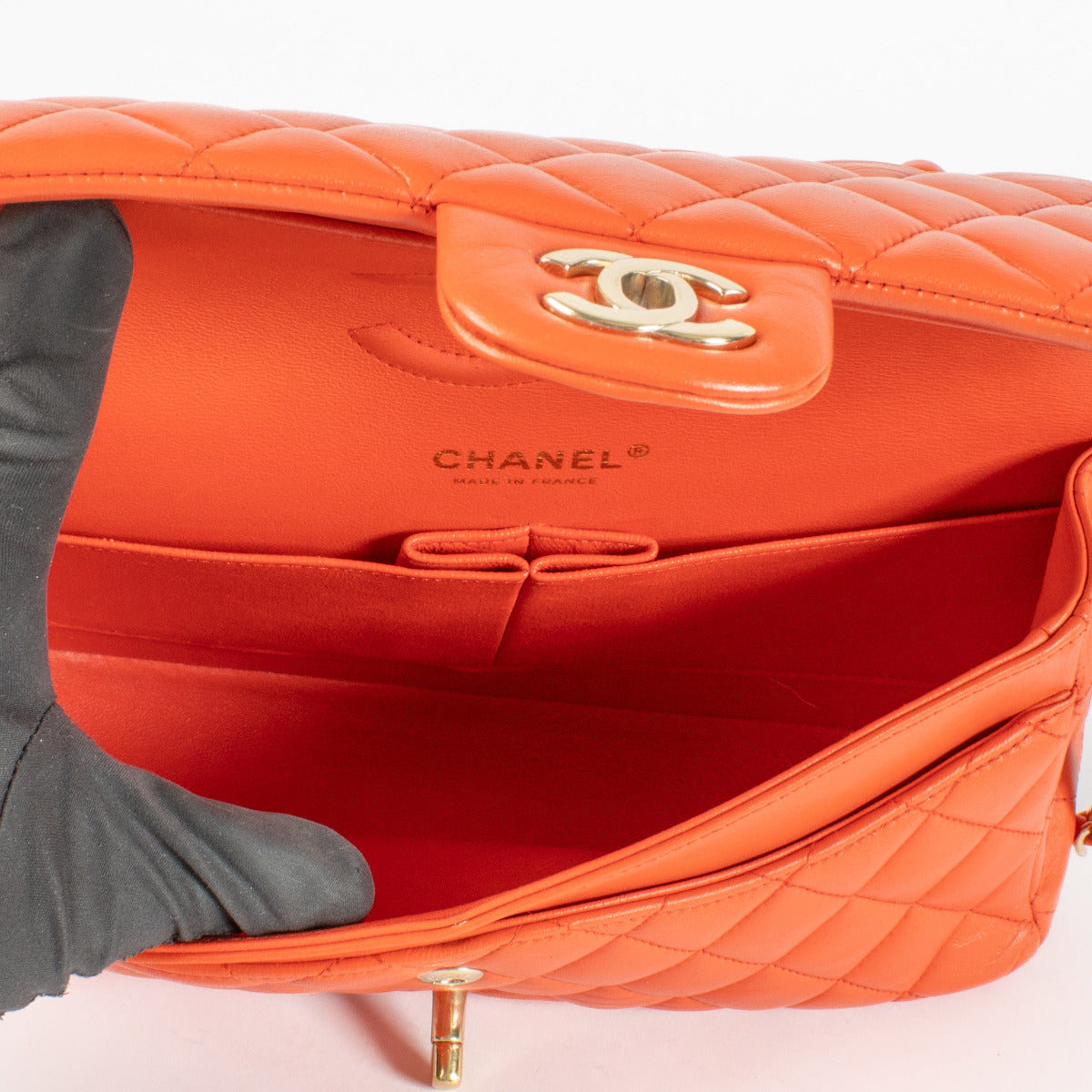 Sac Chanel Classic Flap Moyen 11.12 en agneau plongé rouge corail