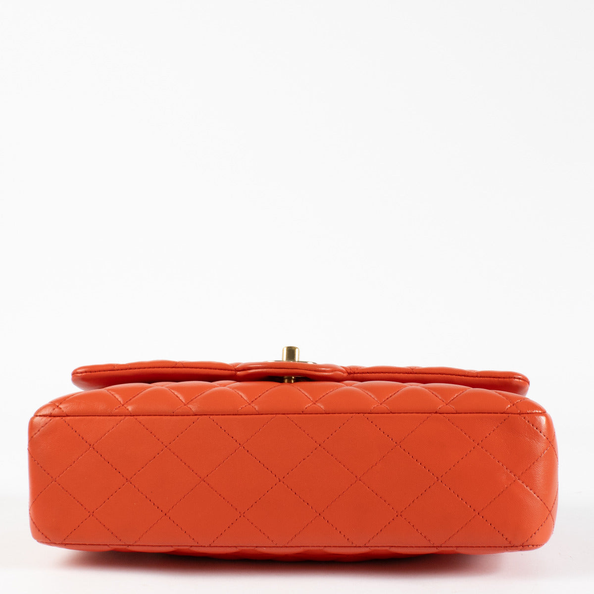 Sac Chanel Classic Flap Moyen 11.12 en agneau plongé rouge corail
