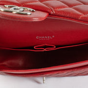 Shop safe online at Labellov in Antwerp, Brussels and Knokke this 100% authentic second hand Chanel Red Caviar Maxi Classic Flap Bag. Veilig online tweedehands authentieke Chanel Red Caviar Maxi Classic Flap Bag kopen bij Labellov.