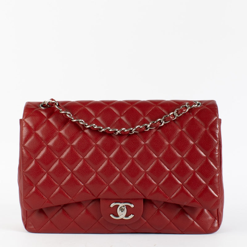 Shop safe online at Labellov in Antwerp, Brussels and Knokke this 100% authentic second hand Chanel Red Caviar Maxi Classic Flap Bag. Veilig online tweedehands authentieke Chanel Red Caviar Maxi Classic Flap Bag kopen bij Labellov.