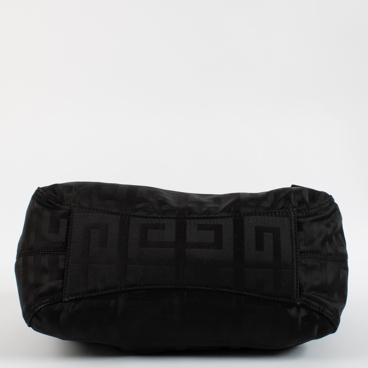 Shop 100% authentic secondhand Givenchy Black Nylon Bag on Labellov.com