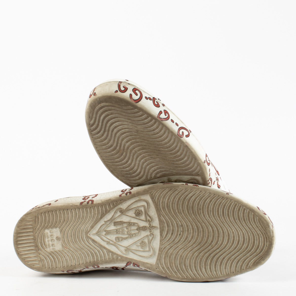 Authentic Second Hand Gucci White GG Ace Sneakers on Labellov.com