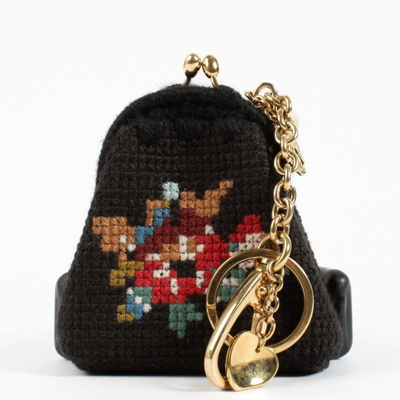 Shop 100% authentic secondhand Dolce & Gabbana Needle Point Pouch on Labellov.com