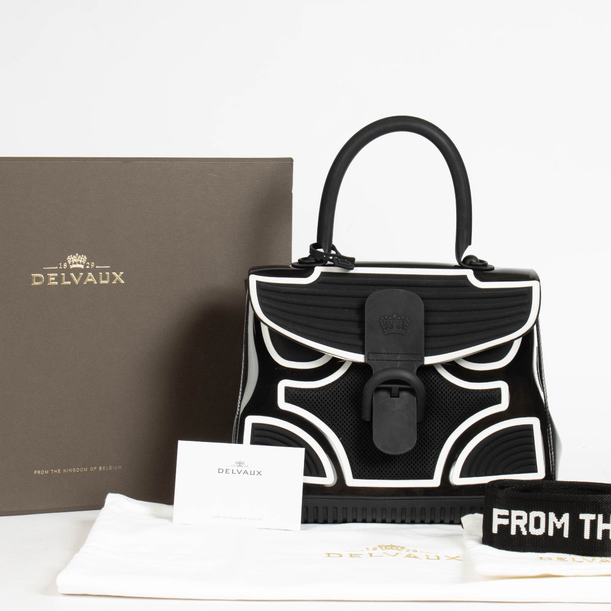 Authentic pre-loved Delvaux Brillant MM The Champion black & white Crossbody on Labellov.com