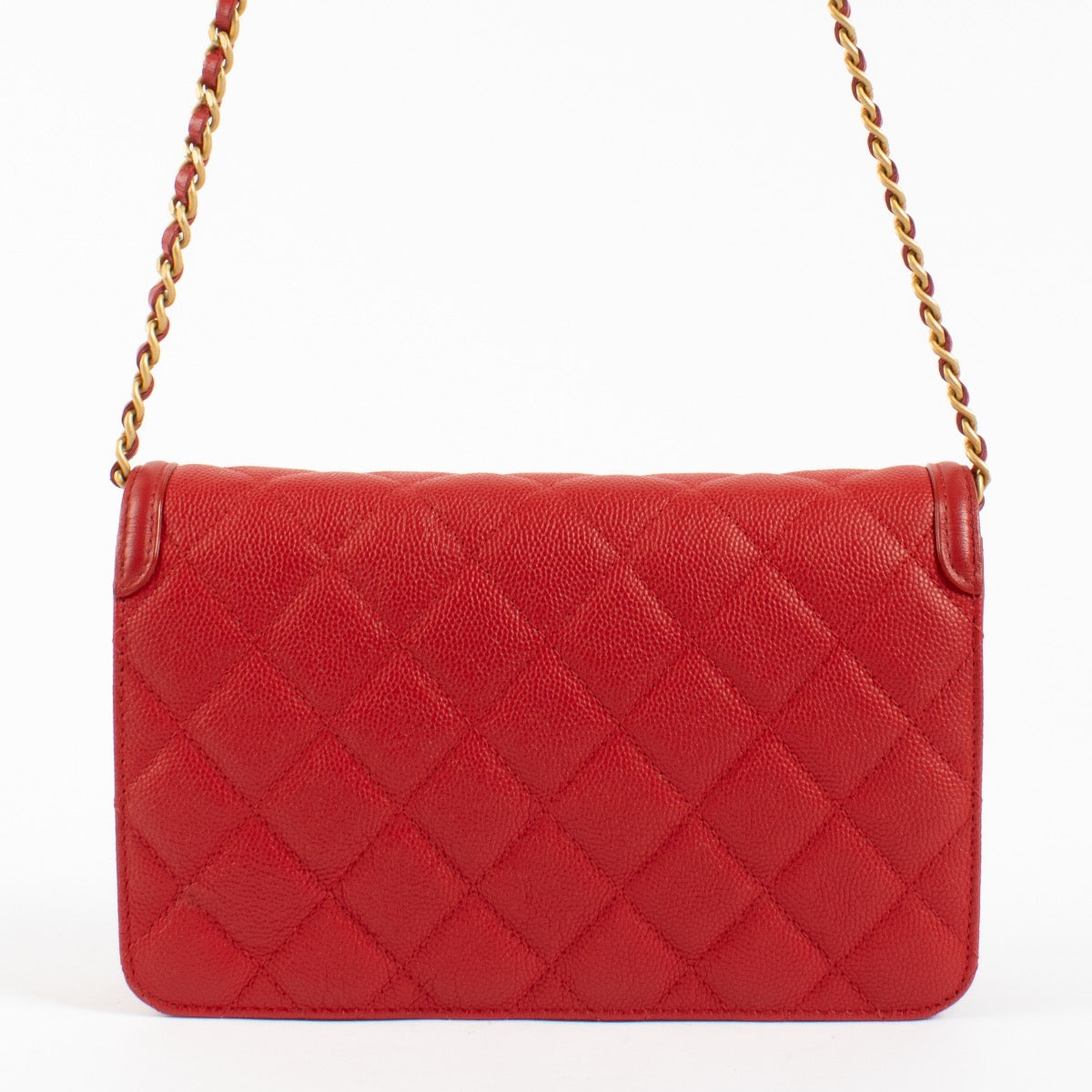 Authentic second hand Chanel Red CC Filigree Wallet On Chain on Labellov.com