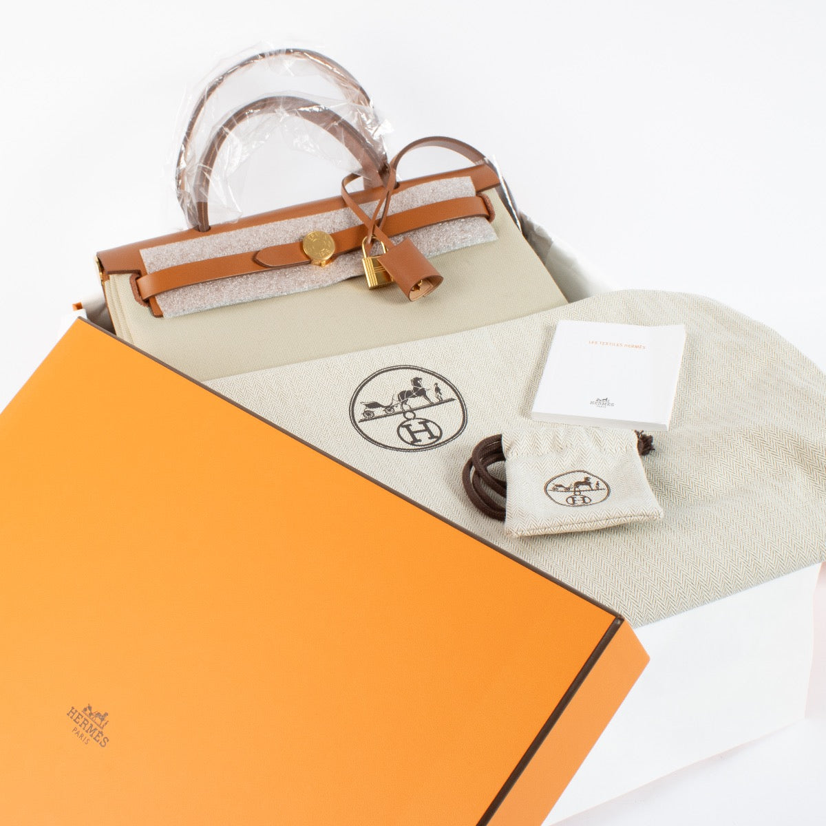 Authentic second hand Hermès Herbag Zip 31 on Labellov.com