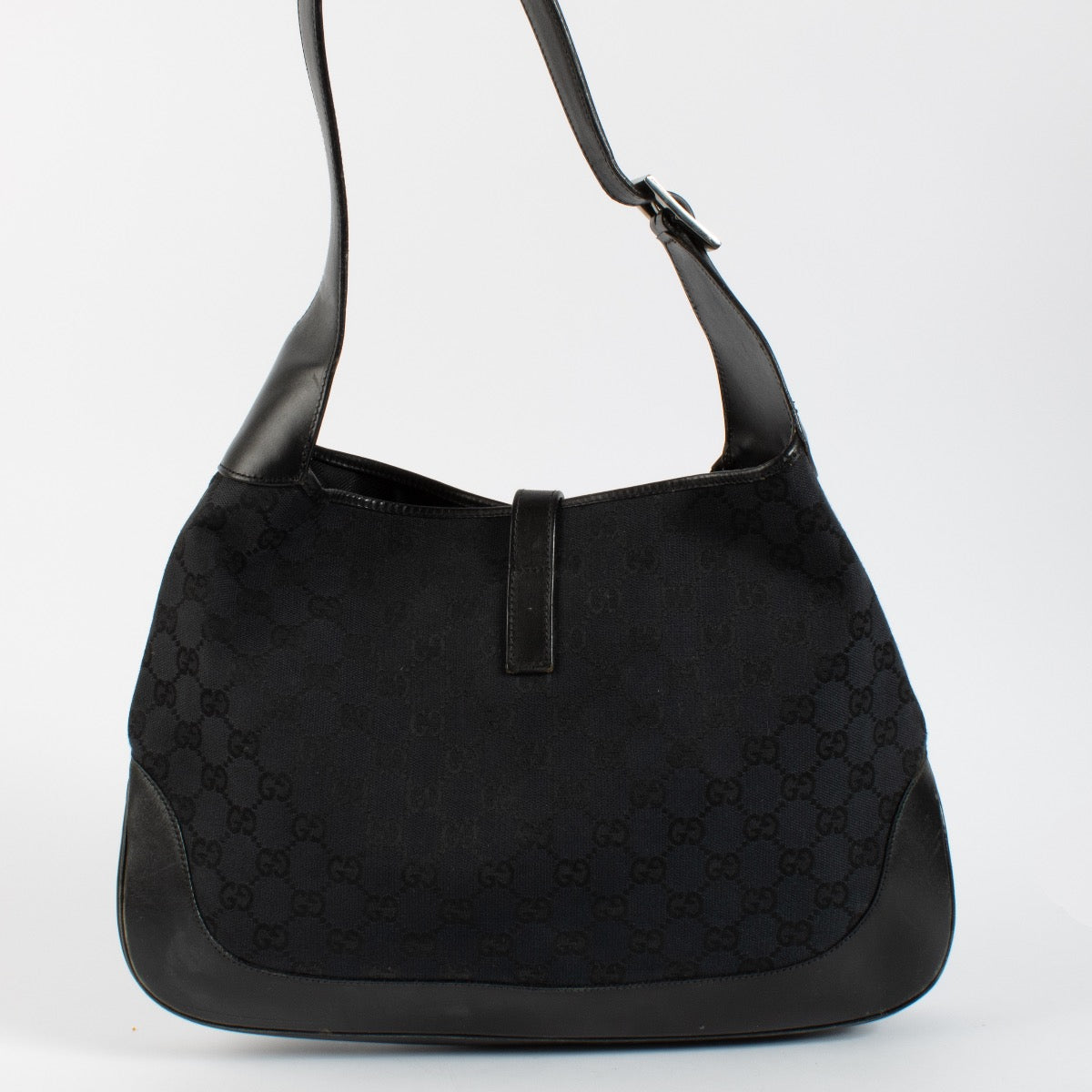 Authentic second hand Gucci Black GG Canvas Medium Jackie Bag on Labellov.com